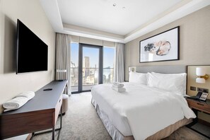 3 bedrooms, desk, iron/ironing board, WiFi