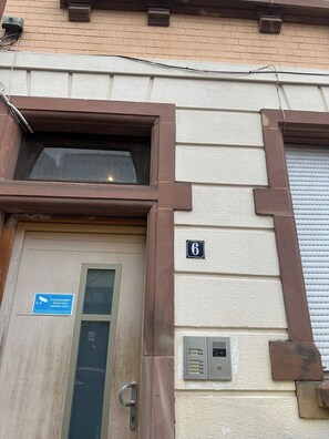 Exterior detail - # Le 7 # Nuitée torride, balnéo, tantra Mulhouse centre (Mulhouse)