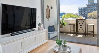Charming Camperdown Hideaway With Parking