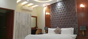 Executive Suite | Free WiFi - Diplomat Fort Boutique Hotel (Karachi)