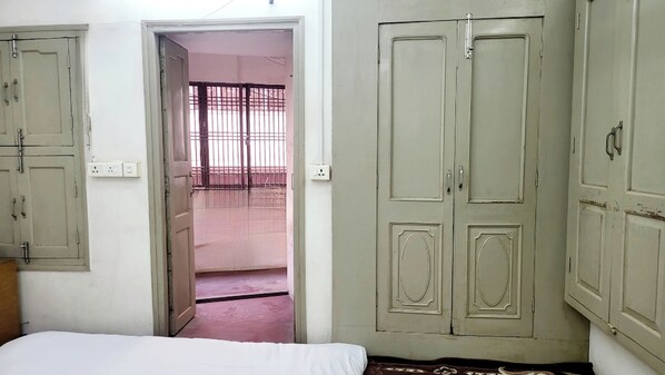 Free WiFi - Bhairo Shive lodge (Varanasi)