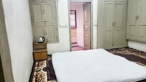Studio dành cho gia đình, ban công, quang cảnh thành phố | Truy cập Internet không dây miễn phí 