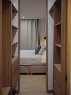 3 bedrooms, iron/ironing board, travel cot, WiFi