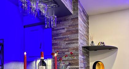 Just 30m from Paris, our loveroom-spa is the perfect setting for unforgettable moments.