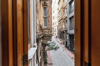 Ganbaru Tours-Private Triplex in Galata
