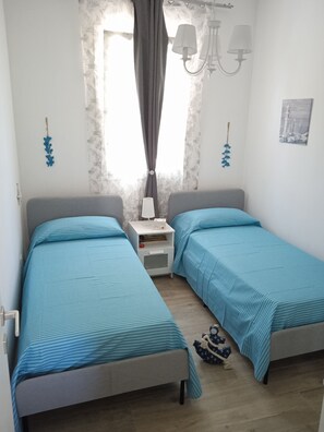 2 chambres, fer et planche à repasser, draps fournis