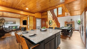 Interior - AmazingAdvLodge: MtnView*Indoor*Pool*Pet-Friendly*Theater*Game Room*Wifi*Hot Tub (Sevierville)