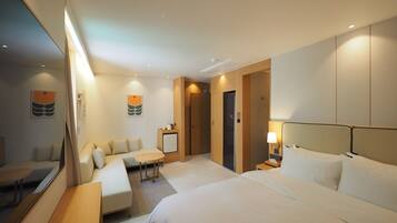 Standard Double Room, Non Smoking | Premium bedding, down comforters, soundproofing, free WiFi