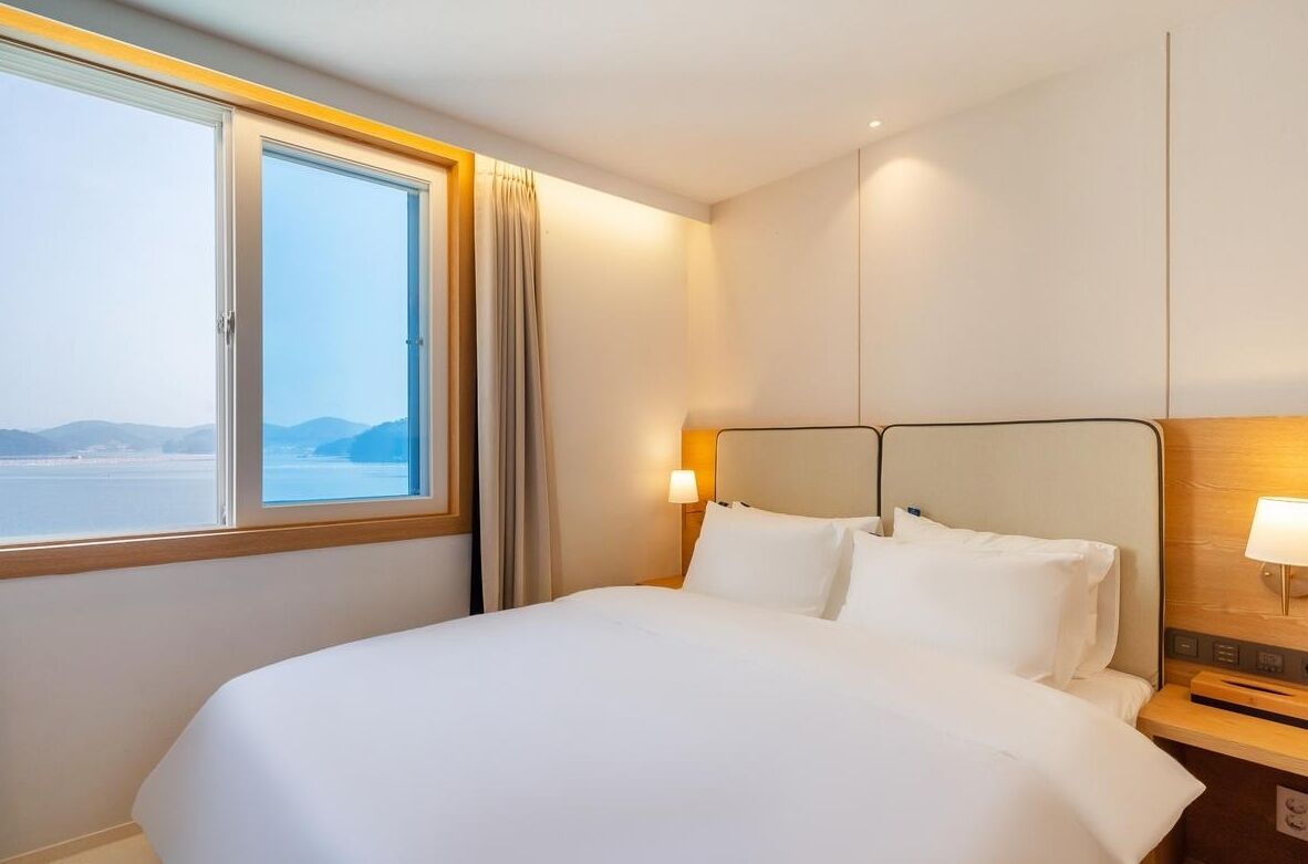 Deluxe Double Room, Non Smoking, Ocean View | Premium bedding, down comforters, soundproofing, free WiFi