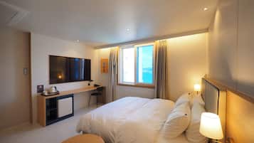 Deluxe Double Room, Non Smoking, Partial Ocean View | Premium bedding, down duvets, soundproofing, free WiFi