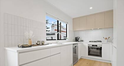 Hidden Gem-Newly renovated 3Bedroom villa in Epsom, near Newmarket Mall