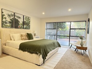 3 chambres, fer et planche à repasser, Wi-Fi, draps fournis