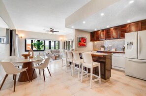 Private kitchen - Blue Villa Retreat (Río Grande)