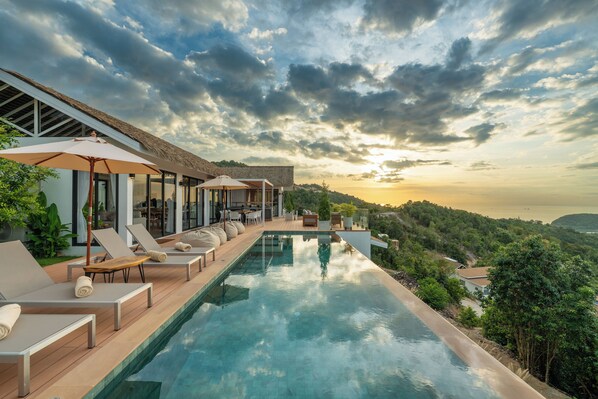 Villa Sandora (4 Bedroom with Premium Sea View) | Terrace/patio