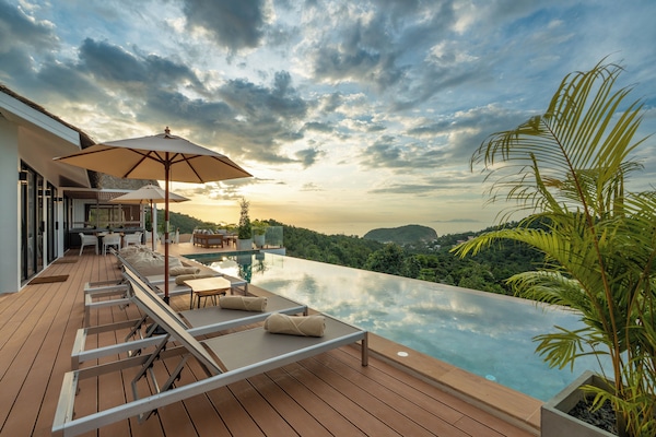 Villa Sandora (4 Bedroom with Premium Sea View) | Terrace/patio