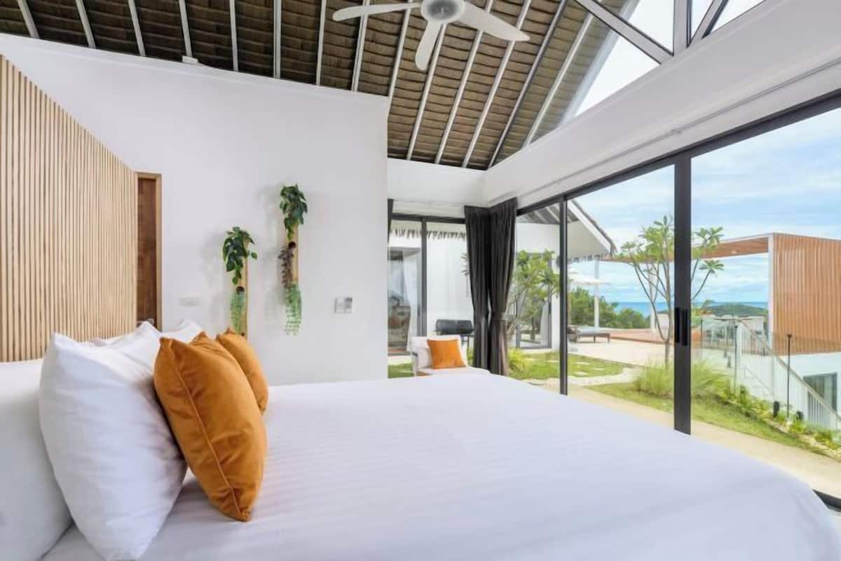 Minibar, két bảo mật tại phòng, trang trí khác biệt