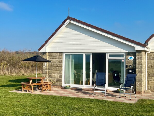 Exterior - BAYVIEW self-catering coastal bungalow in rural West Wight (Freshwater)