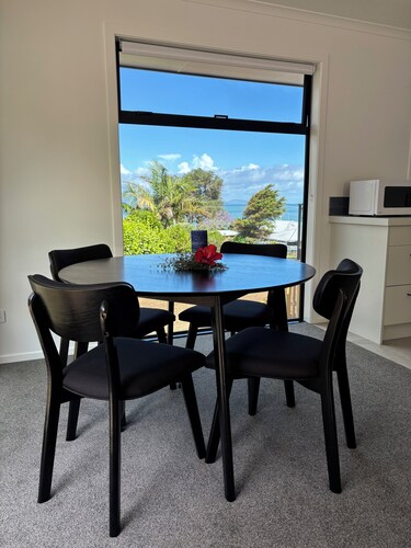 Newly built self-contained auxiliary unit in awesome Thornton Bay