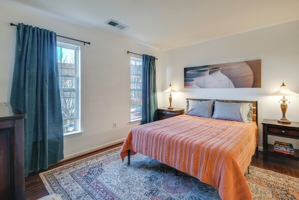 House (3 Bedrooms) | Interior