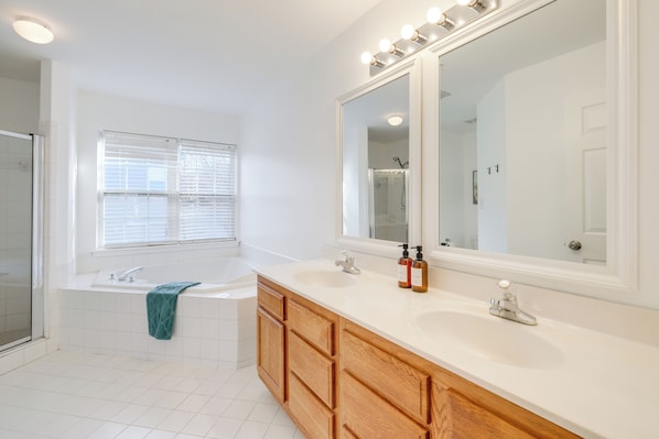House (3 Bedrooms) | Interior - 4 Mi to Nationals Park: Quiet Getaway w/ Fire Pit (Washington)