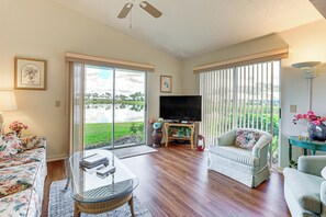 House (2 Bedrooms) | Interior - < 10 Mi to Dtwn Venice & Beach: Lake-view Home! (Venice)