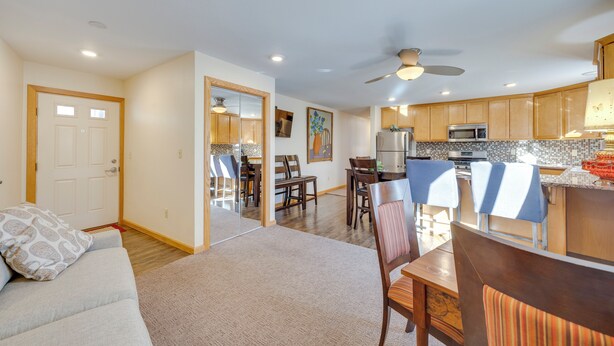 Unclassified image, 1 of 25, button - 1/2 Mi to Attractions: Apartment w/ Deck (Manitou Springs)
