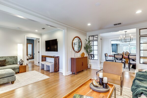 House (4 Bedrooms) | Front of property