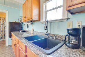 Apartment (0 Bedroom) | Interior - Studio ~ 5 Mi to Waveland Beach & Pier! (Bay St Louis)