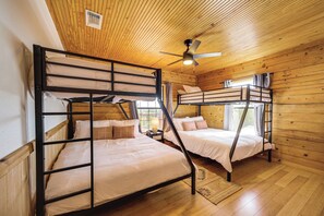 Talo (4 Bedrooms) | Sisätilat