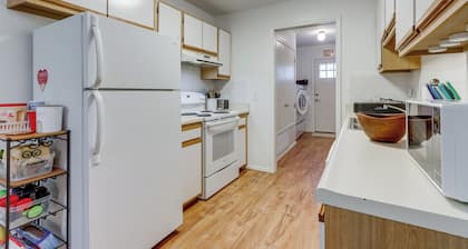 Centrally Located in Nwa; Walk to Wrights Bbq!