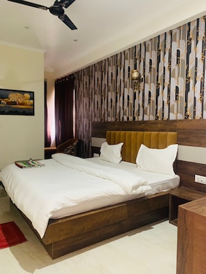 Deluxe Double Room, Garden View