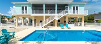 Coco4Fun New Luxury Canal Front with Pool/Spa/Dock
