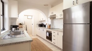 Fridge, microwave, oven, stovetop - The Terrace, Paddington Isyd (Paddington)
