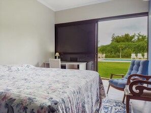 4 bedrooms, iron/ironing board, free WiFi, bed sheets