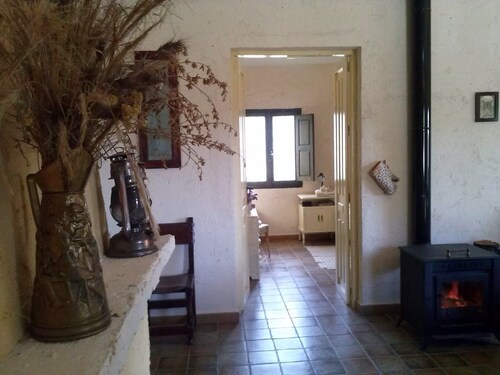 Nice 3-bedroom cottage in Purias.