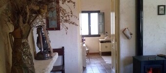 Nice 3-bedroom cottage in Purias.