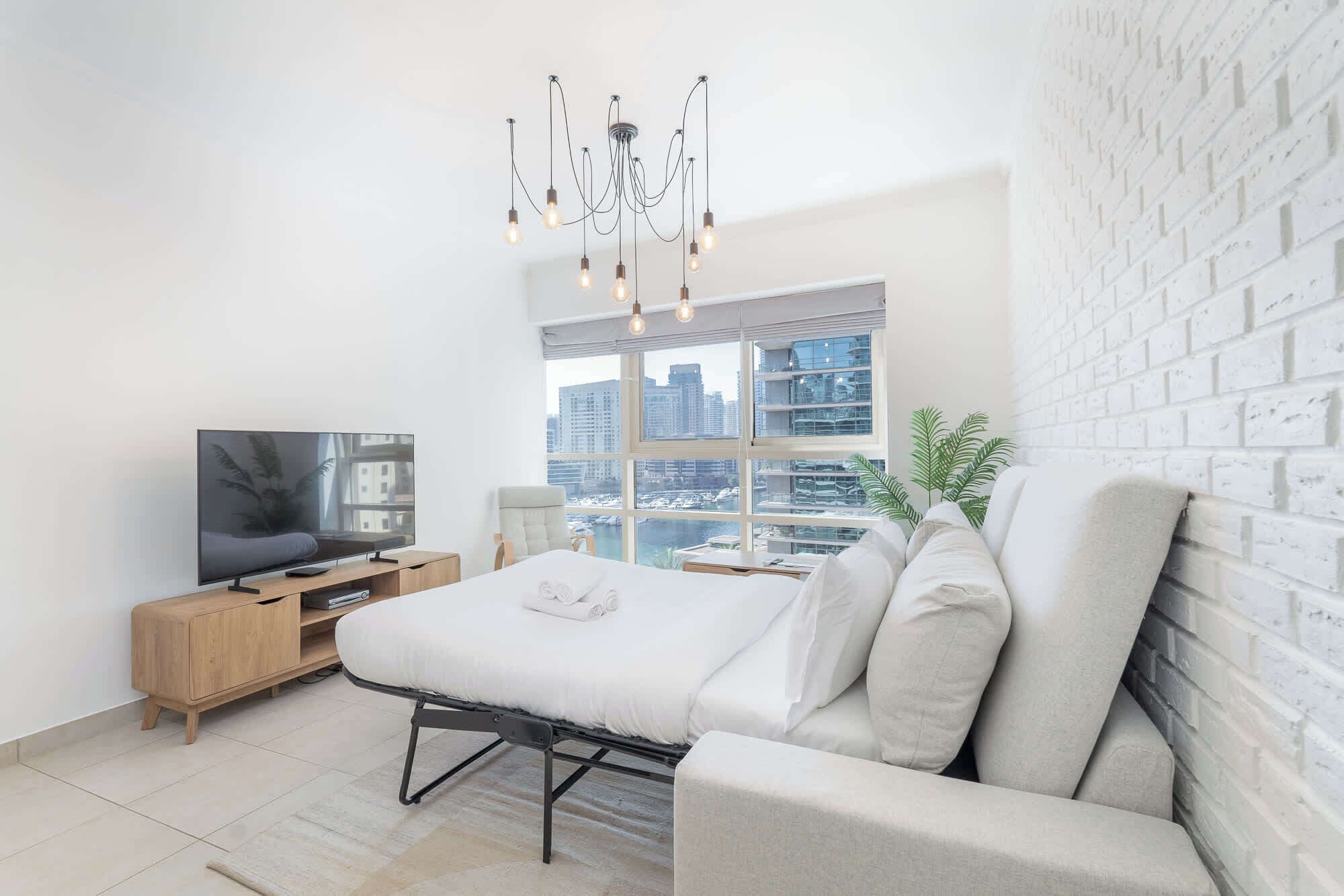 1 slaapkamer, een bureau, een strijkplank/strijkijzer, wifi