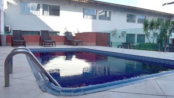 Piscina a l'aire lliure