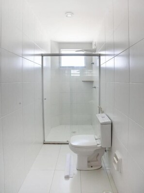 Towels, soap, shampoo, toilet paper - Alto da Praia Hotel Aracaju (Aracaju)