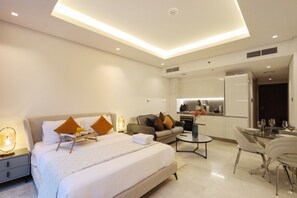 1 habitación, tabla de planchar con plancha, wifi gratis y ropa de cama 
