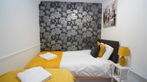 Apartemen Klasik | 2 kamar tidur, setrika/meja setrika, dan Wi-Fi gratis