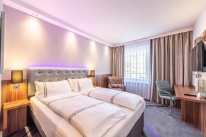 Doppelzimmer, rollstuhlgeeignete Dusche