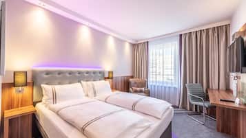Doppelzimmer, rollstuhlgeeignete Dusche | Schallisolierte Zimmer, kostenloses WLAN