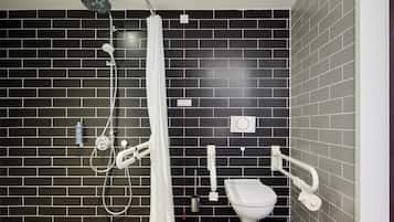 Double Room, Roll-in Shower | Bathroom | Hair dryer, towels, soap, shampoo