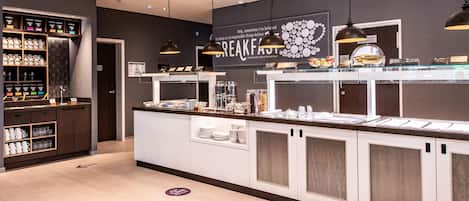 Buffet déjeuner (17.9 EUR par personne)