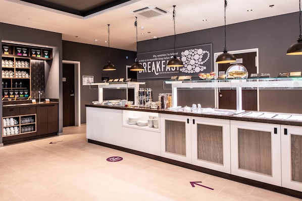 Café da manhã com buffet diário (EUR 17.9 por pessoa)