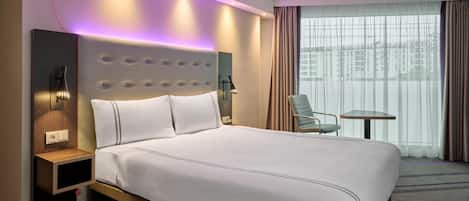 Double Room, Roll-in Shower | Soundproofing, iron/ironing board, free WiFi, bed sheets