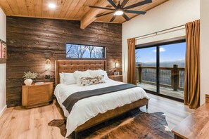 4 Schlafzimmer, Schreibtisch, Bügeleisen/Bügelbrett, Reisekinderbett