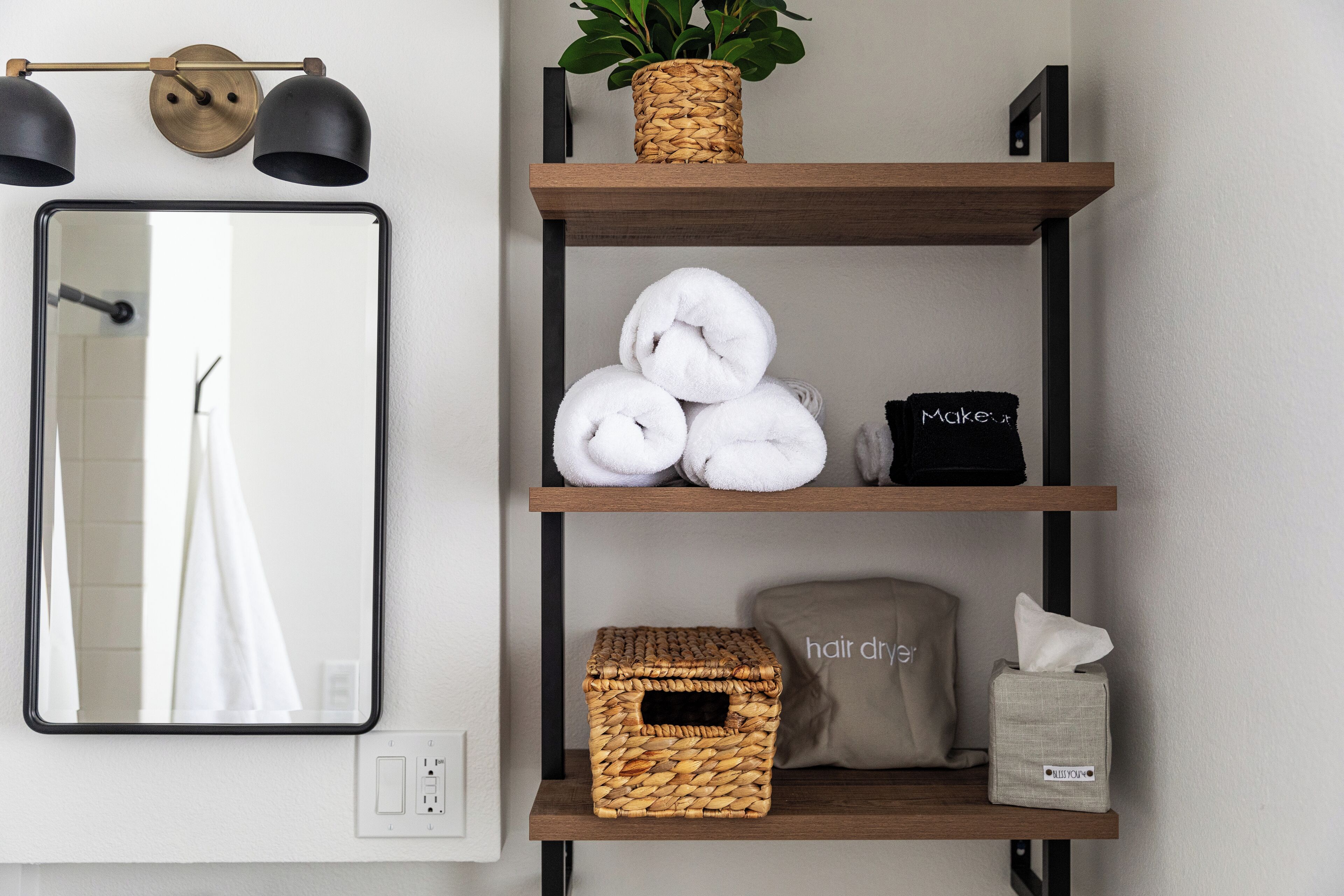 Rom – comfort, 2 queensize-senger, mikrobølgeovn, 1. etasje | Wi-fi (inkludert)