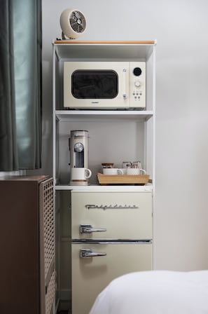 Chambre Confort, 2 grands lits, four à micro-ondes, rez-de-chaussée